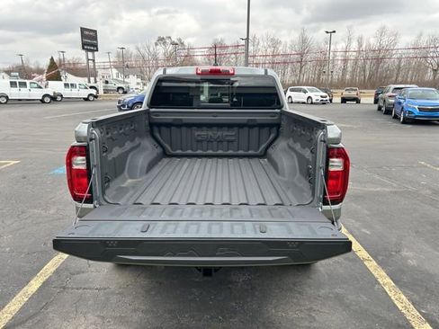 Used 2025 GMC Canyon AT4 w/ AT4X Package image 5