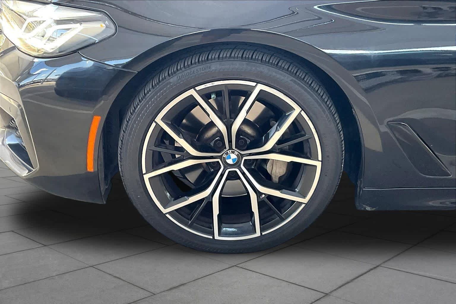 Used 2021 BMW 530i w/ M Sport Package RWD image 11