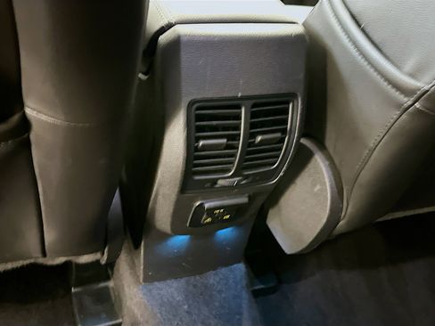 Used 2017 Ford Escape Titanium image 28