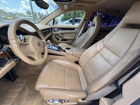 Used 2012 Porsche Panamera 4 image 11