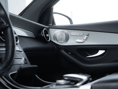 Used 2019 Mercedes-Benz GLC 300 4MATIC image 15