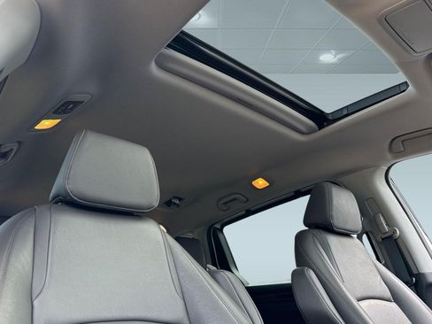 Used 2018 Honda Odyssey EX-L image 25