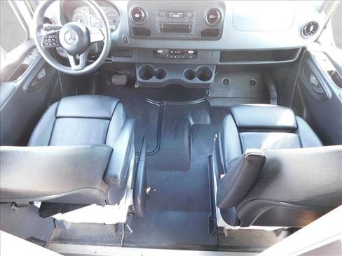Used 2022 Mercedes-Benz Sprinter 2500 image 23