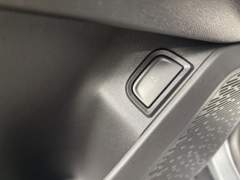 Used 2025 Chevrolet Equinox RS w/ Safety and Technology Package image 15