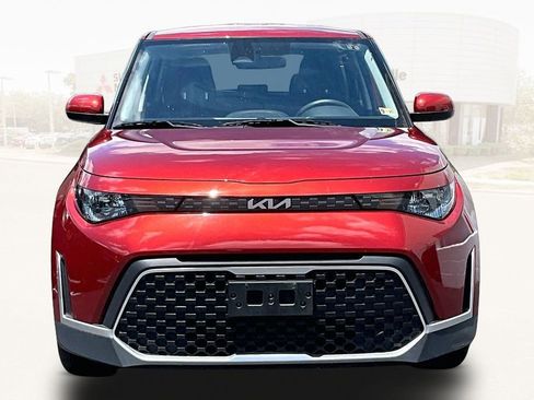 Used 2025 Kia Soul LX w/ LX Technology Package FWD image 2