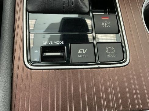 Used 2021 Toyota Sienna XLE image 17