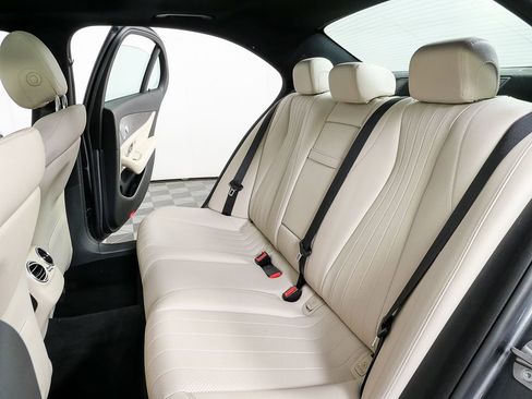 Used 2017 Mercedes-Benz E 300 image 21