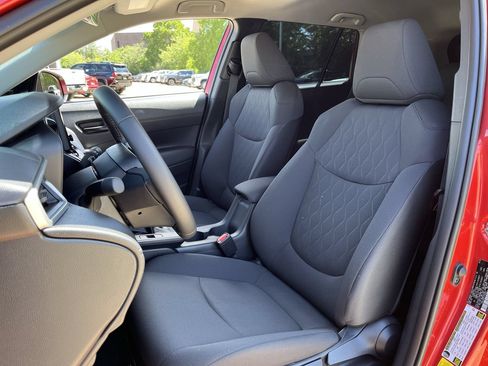 Used 2026 Toyota Corolla Cross LE FWD image 22