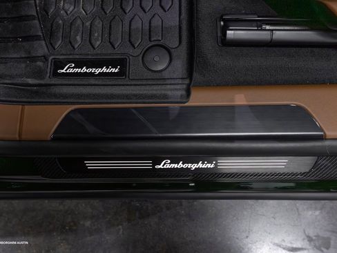 New 2025 Lamborghini Urus SE image 26