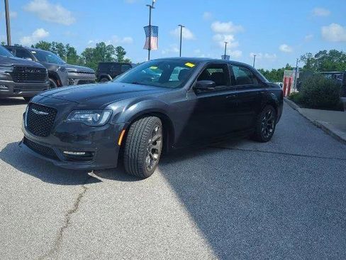Certified 2018 Chrysler 300 S w/ 300S Premium Group RWD image 5