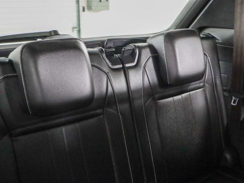 Used 2022 Volkswagen Tiguan SE R-Line image 29