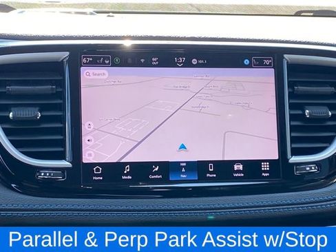 Used 2021 Chrysler Pacifica Touring-L image 12