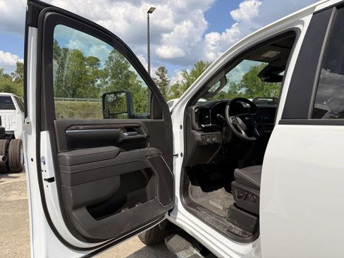 New 2026 Chevrolet Silverado 3500 LT w/ Convenience Package AWD/4WD image 13