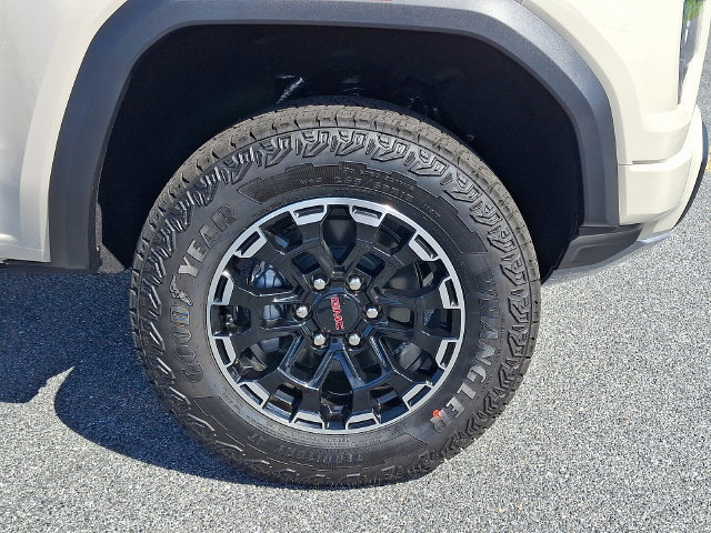 New 2026 GMC Canyon AT4 w/ Technology Plus Package AWD/4WD image 6