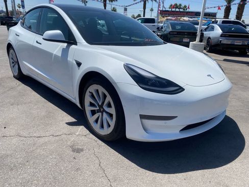 Used 2021 Tesla Model 3 Standard Range Plus RWD image 4