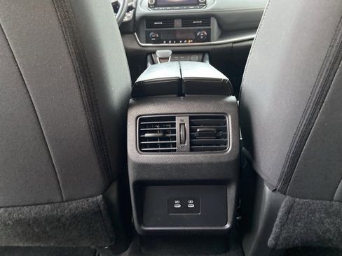 Used 2024 Nissan Rogue SV image 47