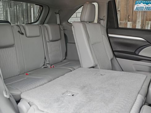 Used 2019 Toyota Highlander Plus AWD/4WD image 23