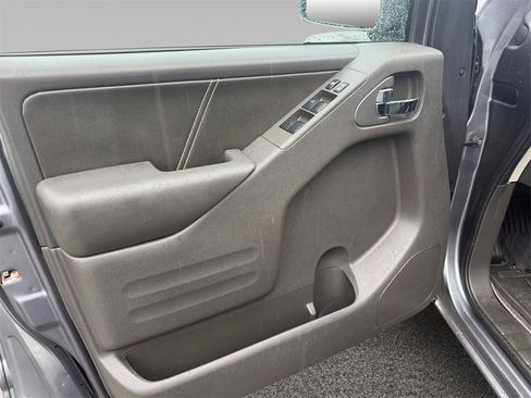 Used 2020 Nissan Frontier PRO-4X w/ Pro-4x Utility Package image 16