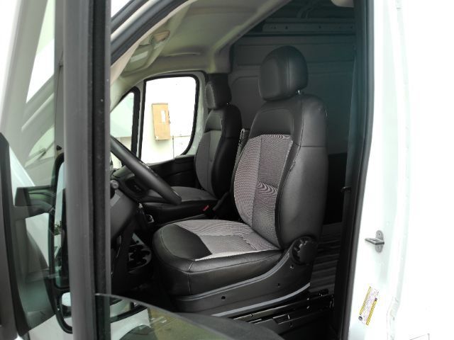 Used 2025 RAM ProMaster 2500 w/ Convenience Group FWD image 18