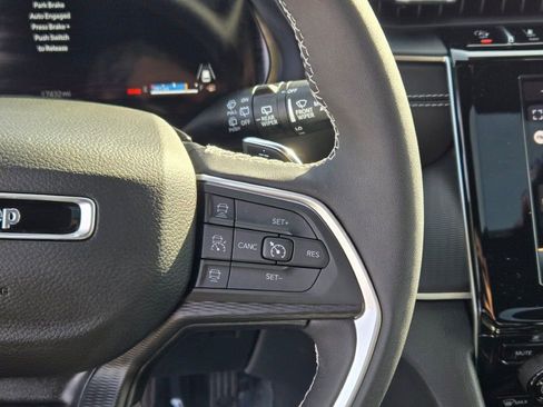 Certified 2024 Jeep Grand Cherokee Altitude image 30