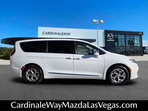 Used 2022 Chrysler Pacifica Limited FWD image 5