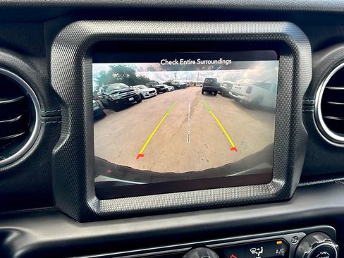 Used 2023 Jeep Wrangler Unlimited Rubicon 4xe w/ Steel Bumper Group image 19