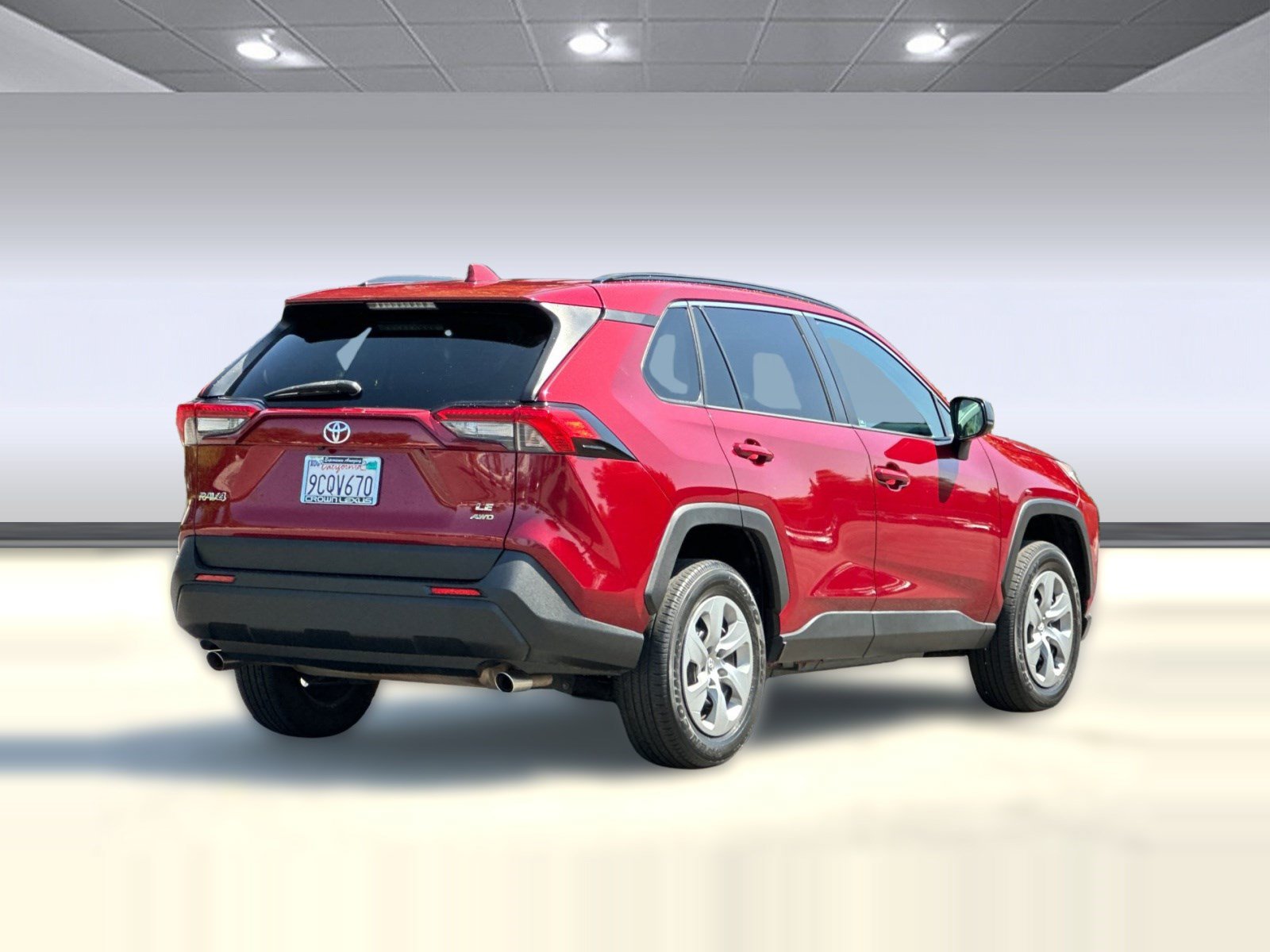Used 2020 Toyota RAV4 LE AWD/4WD image 9
