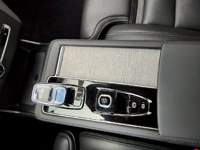 Certified 2026 Volvo XC90 B6 Ultra AWD/4WD image 26