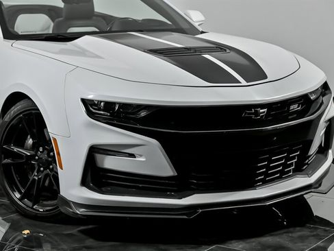 Used 2022 Chevrolet Camaro SS image 2