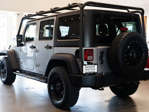 Used 2017 Jeep Wrangler Unlimited Sport w/ Quick Order Package 24S AWD/4WD image 6