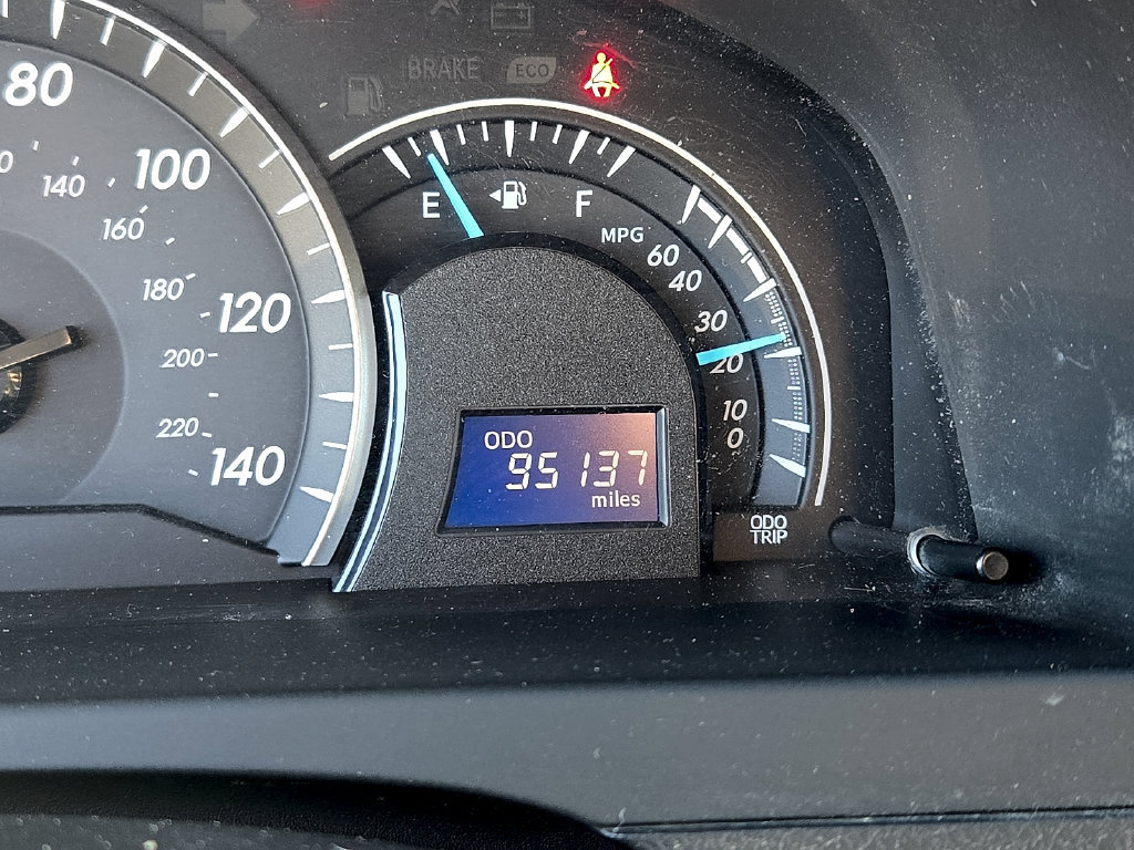 Used 2012 Toyota Camry LE FWD image 22