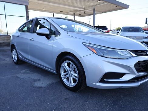 Used 2018 Chevrolet Cruze LT w/ LT Fleet Convenience Package FWD image 33