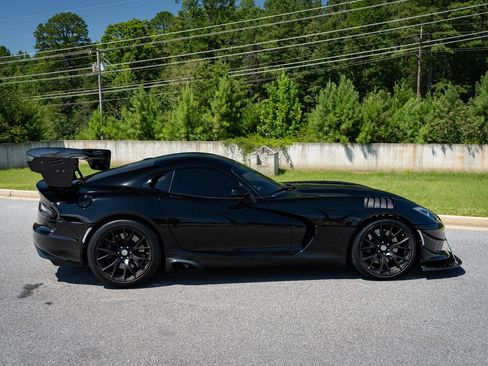 Used 2014 SRT Viper SRT-10 w/ Advanced Aerodynamics Package RWD image 27