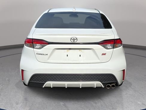 Used 2020 Toyota Corolla SE FWD image 2