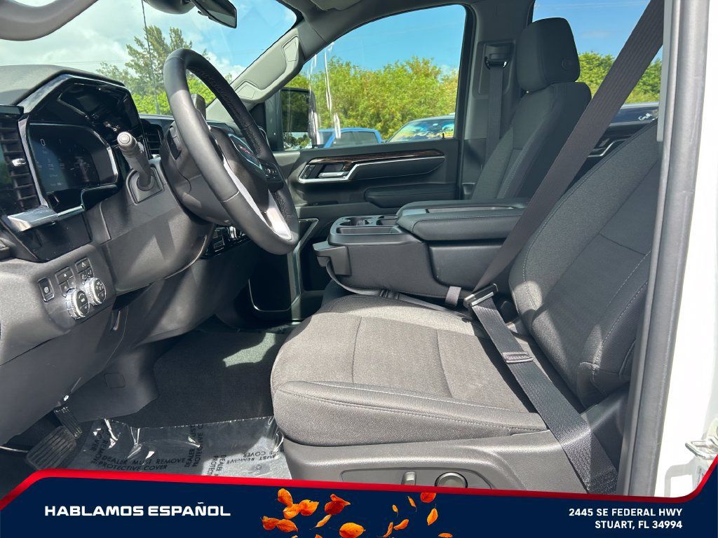Used 2026 GMC Sierra 2500 SLE w/ SLE Value Package; AWD/4WD image 9