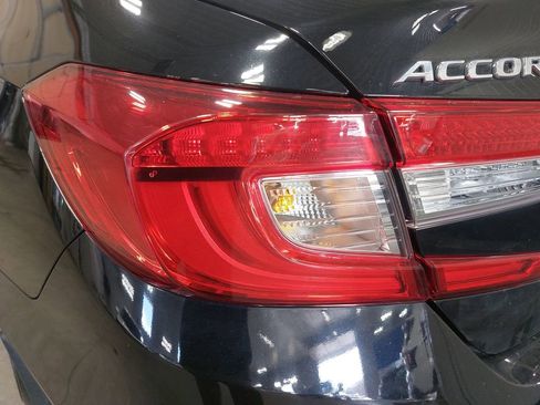 Used 2018 Honda Accord LX image 31