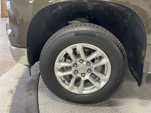 Used 2023 Chevrolet Silverado 1500 LT image 10