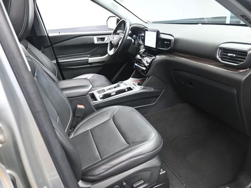 Used 2022 Ford Explorer Limited w/ Equipment Group 301A image 30