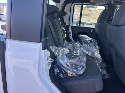 New 2026 Jeep Gladiator Sport AWD/4WD image 27