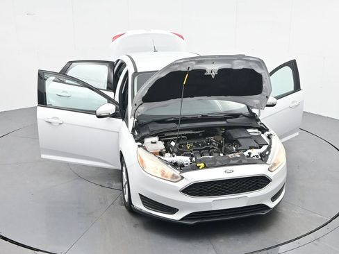 Used 2016 Ford Focus SE image 40