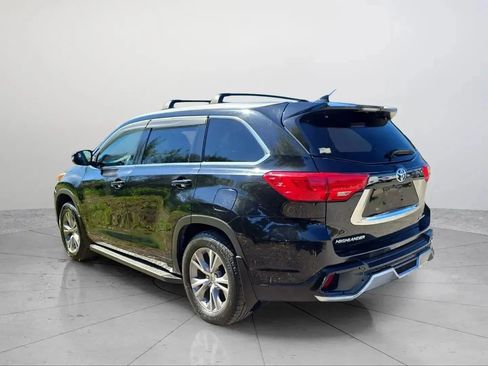 Used 2015 Toyota Highlander XLE image 3