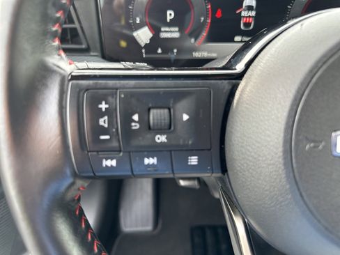 Used 2025 Nissan Kicks SR image 13