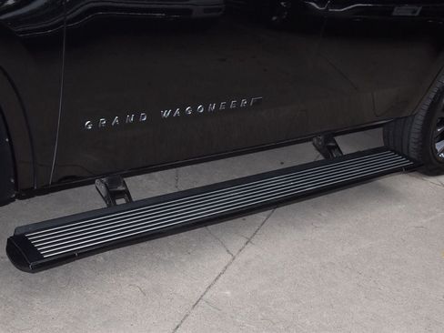 Used 2024 Jeep Grand Wagoneer Series III w/ Rear Seat Video Group 1 AWD/4WD image 38