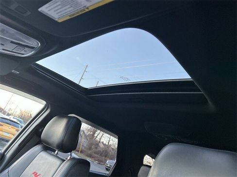 Certified 2017 Dodge Durango R/T w/ Technology Group image 25