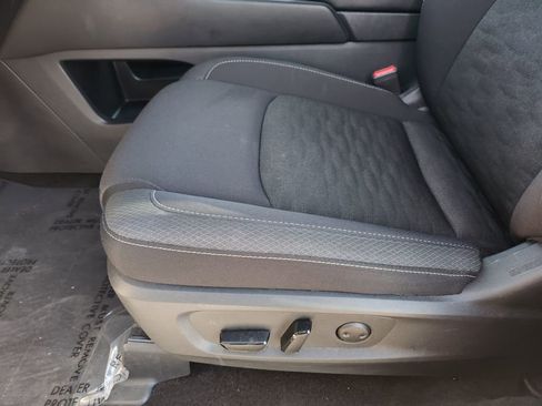 Used 2025 Nissan Pathfinder SV image 26