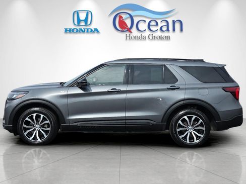 Used 2025 Ford Explorer ST-Line AWD/4WD image 6