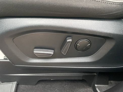 Used 2020 Ford Explorer XLT w/ Comfort Package image 27