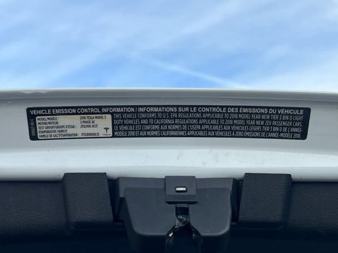 Used 2018 Tesla Model 3 image 28