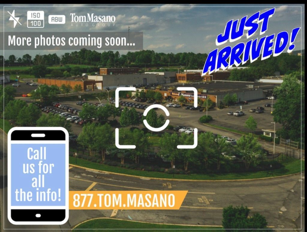 Used 2022 Volkswagen Taos SEL FWD image 2