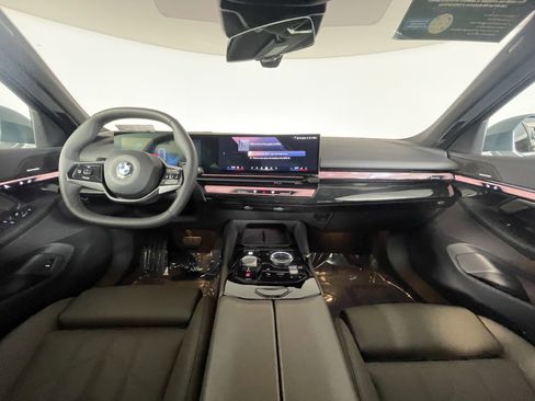 Certified 2025 BMW 540i xDrive image 17